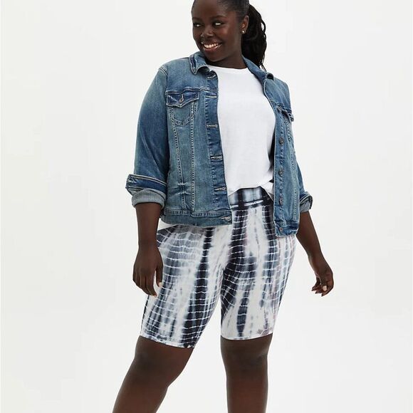 🆕 Torrid Tie-Dye Bike Short Plus 4X - Picture 1 of 5